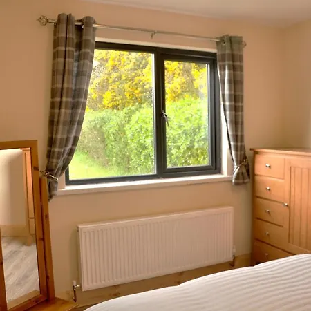 Foyle View Kamp alanı *